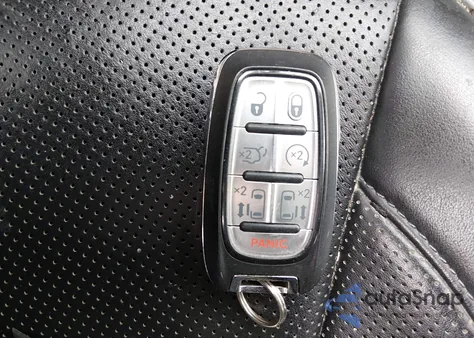 2019 Chrysler Pacifica Limited z USA, uszkodzony, nr VIN 2C4RC1GG5KR666514